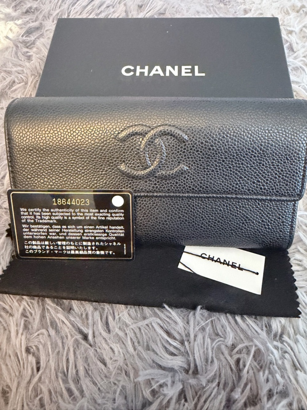 CHANEL Black Caviar Leather Long Bi-Fold Wallet ( unused)